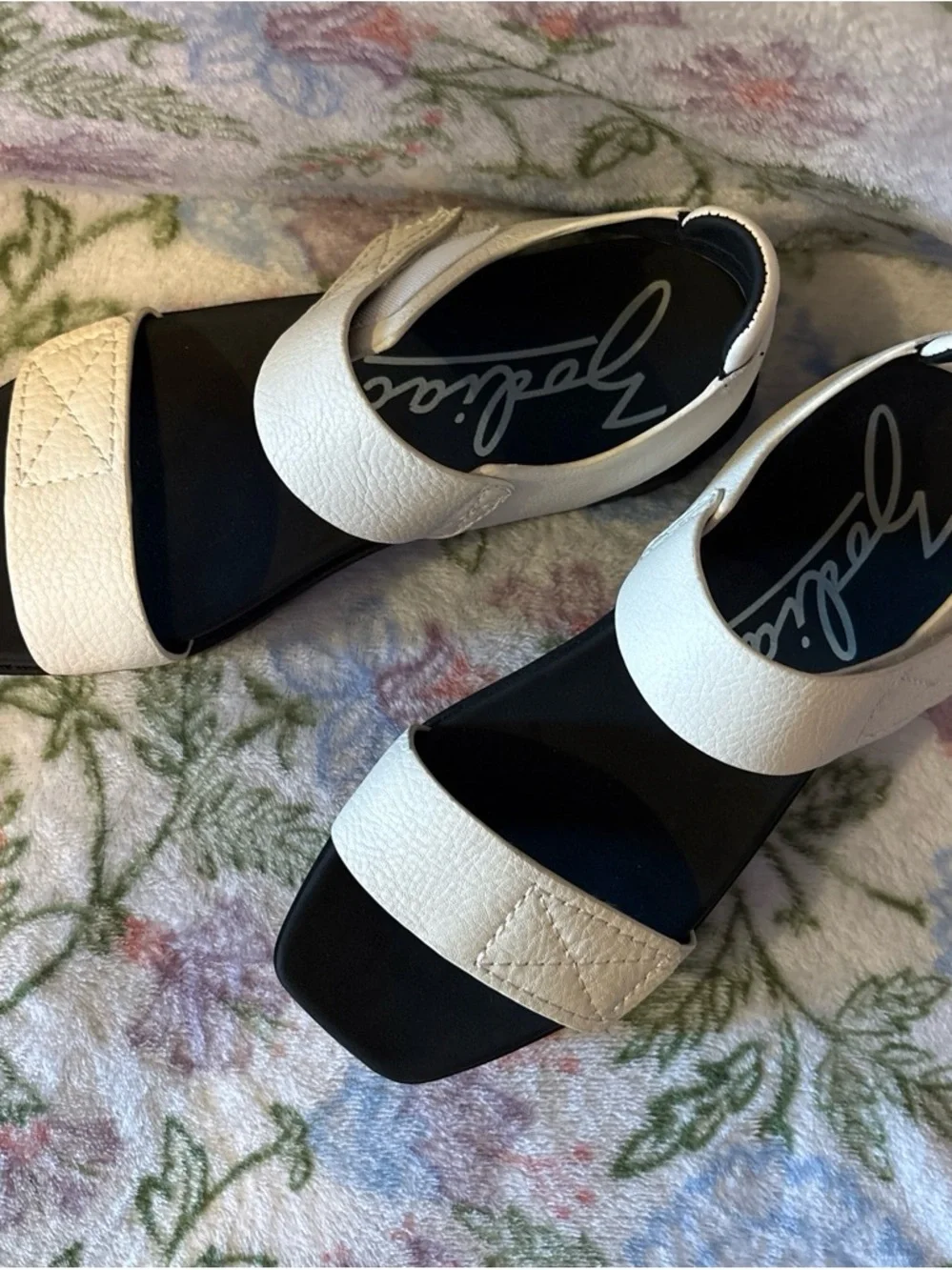Zodiac lightweight sandals